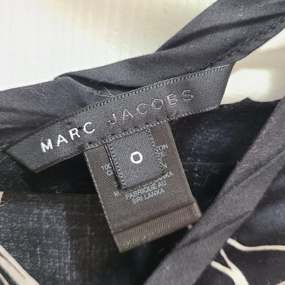 EUC Designer Marc Jacobs Sleeveless V Neck Black Off-White Blouse - Picture 4 of 4